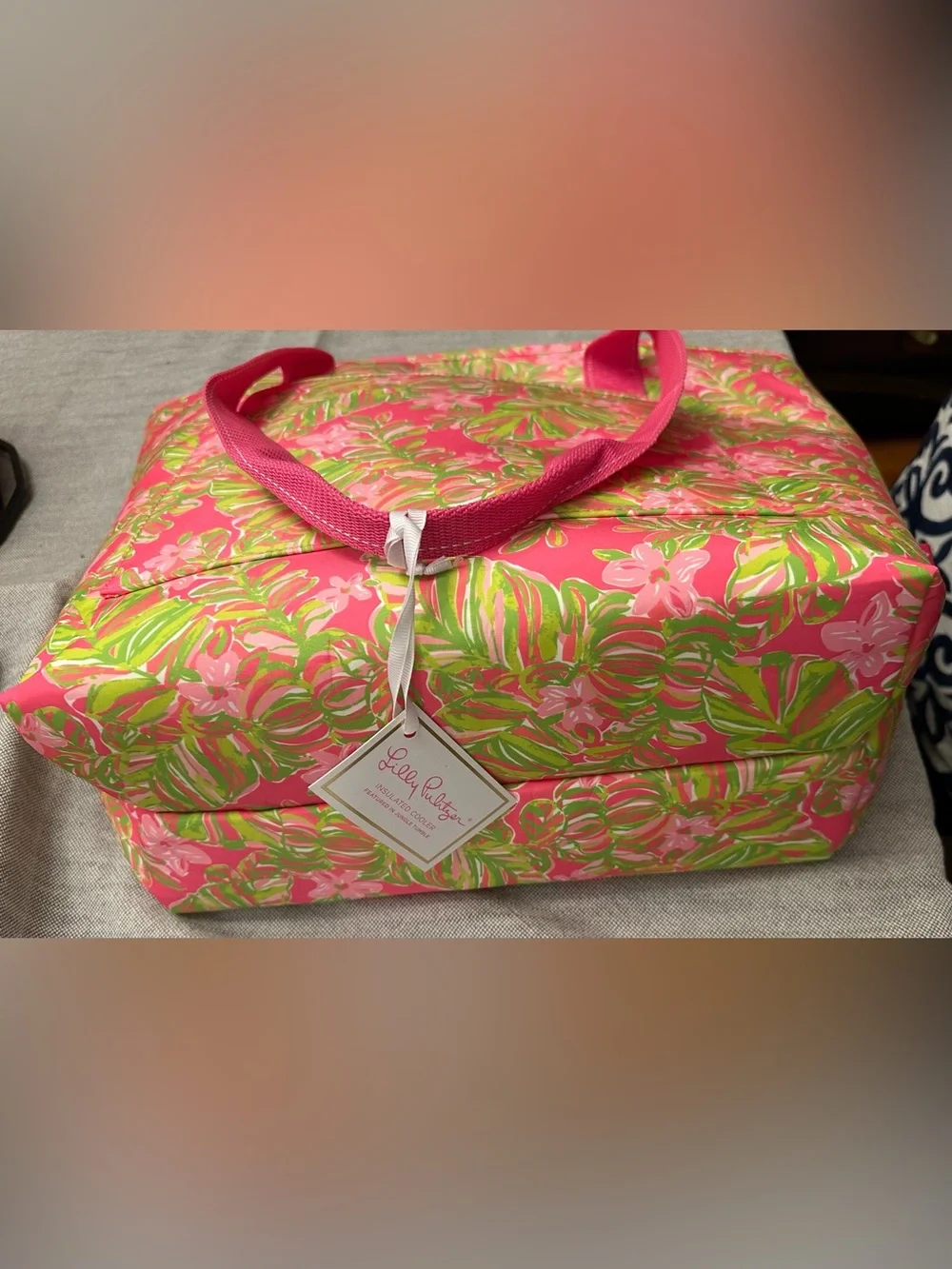 BNWT-Lg Lilly Pulitzer Pink Tropical insulated cooler Tote Bag w/zipper &pocket